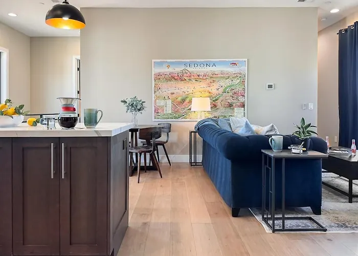 Luxury Mansion With Pool, Spa, Views, Game Room, Movie Theatre Holiday home *