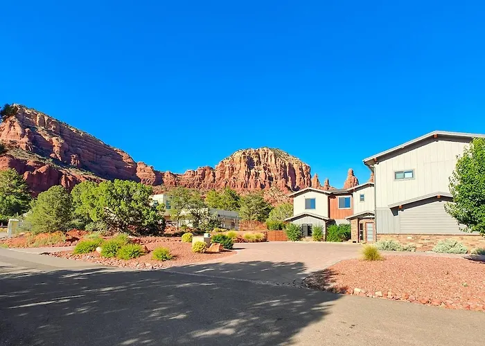 Luxury Mansion With Pool, Spa, Views, Game Room, Movie Theatre