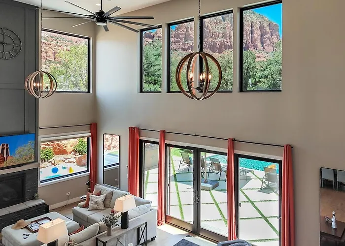 Holiday home Luxury Mansion With Pool, Spa, Views, Game Room, Movie Theatre