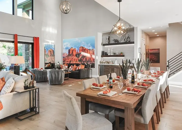 Luxury Mansion With Pool, Spa, Views, Game Room, Movie Theatre Holiday home